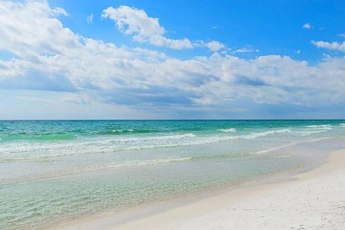 Dune Allen Beach Apartment | 5Tides at Topsail