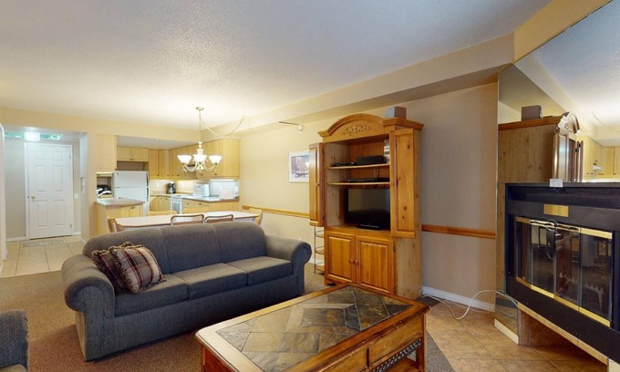 Beaupre Condo | 6-301 : Condo - 2 bedrooms - sleeps 6