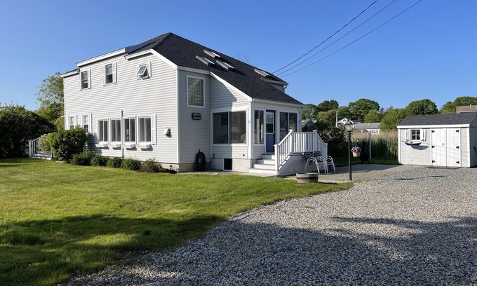 Rye House | 6 bed, 2 bath home walk to Jeness Beach. Ideal for destination wedding guests.