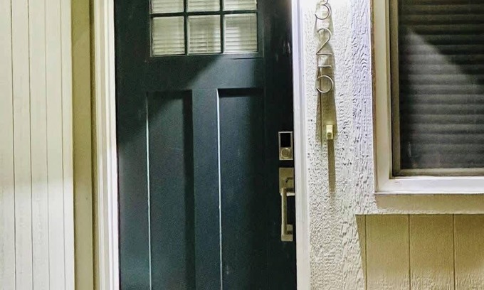 West University House | 6-Bedroom/3-Bath/Sleeps16/Pet OK