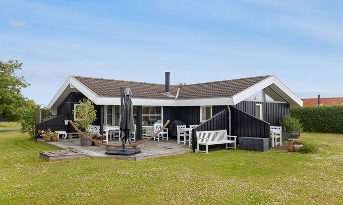 Hasmark Strand House | 6 bedroom cozy home in Otterup