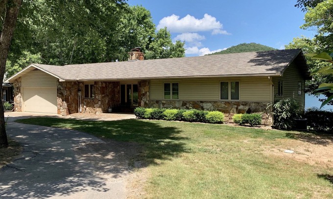 Shell Knob House | 6 Bedroom Home - Lake Front , Table Rock Lake, Mo.