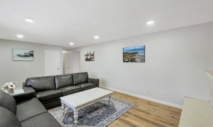 South Jordan House | 6 Bedroom Ski/Vacation Home by Town Center, Great for Gathering