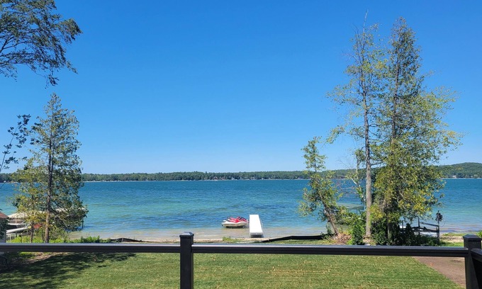 Lake Township House | 6 BR/4 Bath 100ft on Big Platte Lake-Sleeping Bear Dunes-Crystal Mountain Ski