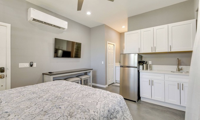 Indio Apartment | 6 Mi to Coachella Festival: Serene Studio