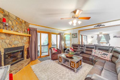 Newland House | 6 Mi to Grandfather Mtn Peaceful Getaway with Grill