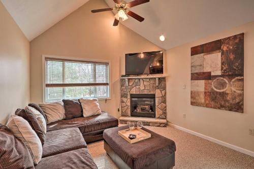 Albrightsville House | 6 Mi to Skiing Family Poconos Home w Decks!