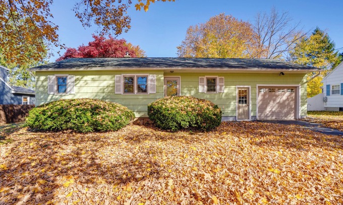 Pittsfield House | 6 Mi to Skiing: Pet-Friendly Home in Pittsfield!