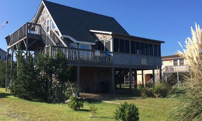 Salvo House | 6 min walk to the beach, Welcome Back is a cozy, pet friendly oceanside cottage!