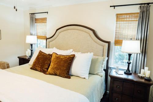 Dahlonega House | 6 minutes from Downtown Dahlonega, Wine Country