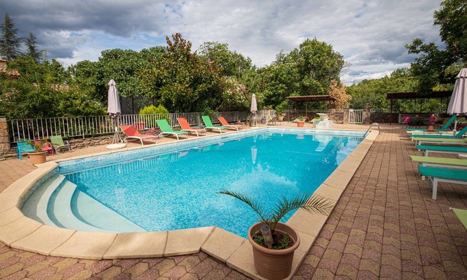 Gravieres House | 6-person gîte in the large building on the Garidels estate