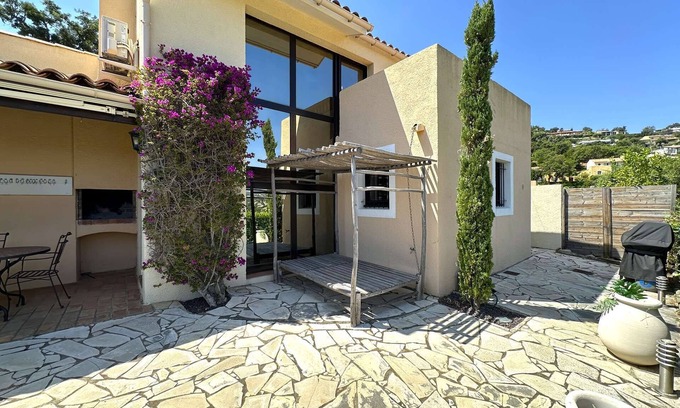 La Londe-les-Maures House | 6-person house with shared pool in a private estate – La Londe-les-Maures