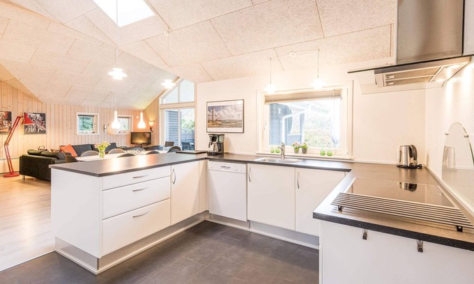 Blavand Strand House | 6 person holiday home in Blåvand