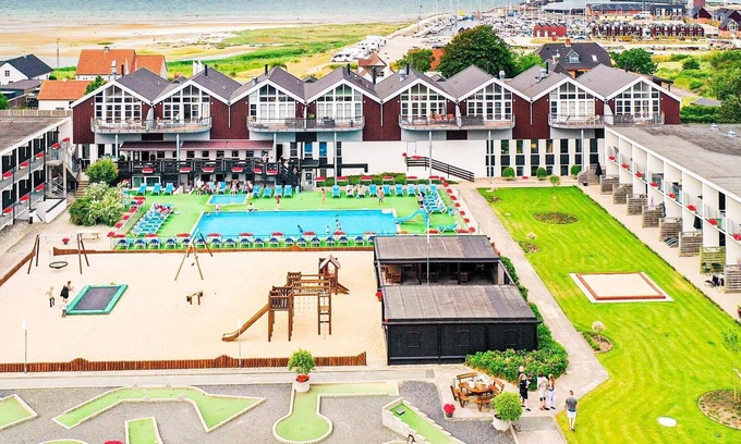 Bønnerup Strand Apartment | 6 person holiday home in Glesborg