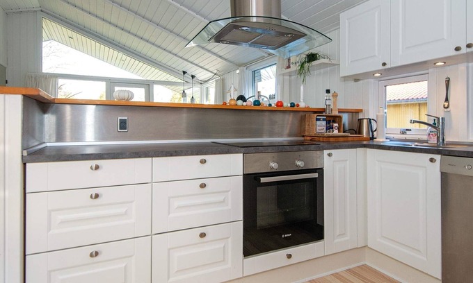 Grønninghoved Strand House | 6 person holiday home in Sjølund