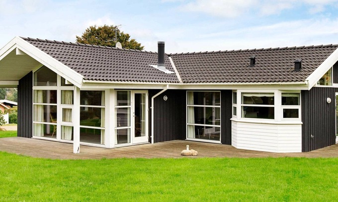 Hejlsminde Strand House | 6 person holiday home in Hejls-By Traum