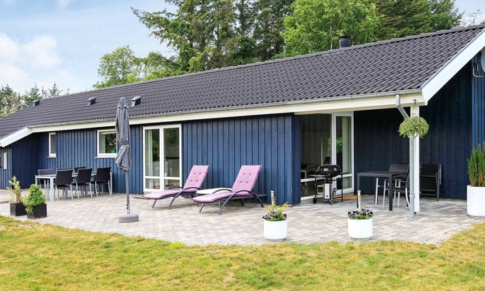 Bratten Strand House | 6 person holiday home in Jerup