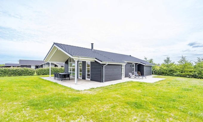 Skaven Strand House | 6 person holiday home in Tarm