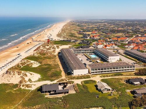Blokhus Apartment | 6 person holiday home on a holiday park in Blokhus