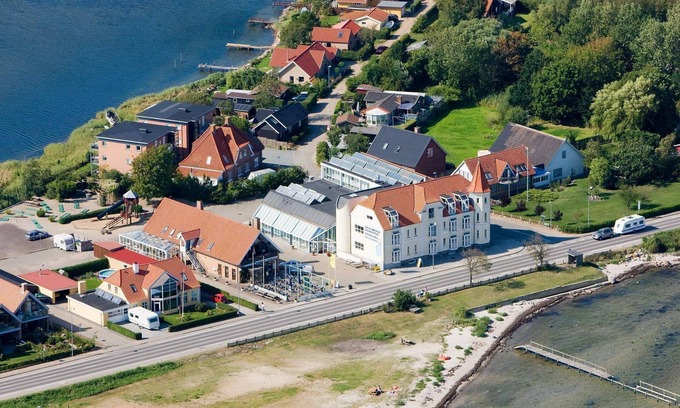 Hejlsminde Strand Apartment | 6 person holiday home on a holiday park in Hejls