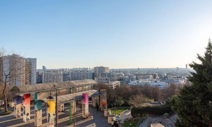 Belleville Apartment | 60 m² bright with a superb view on all Paris