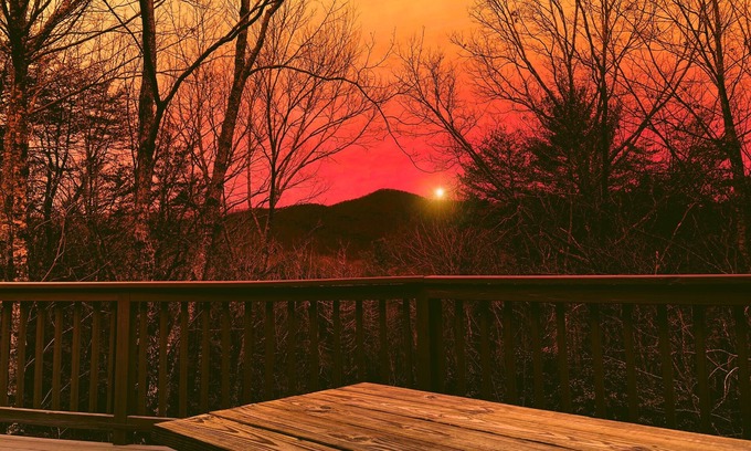 Cleveland Cabin | 602 FIVE Star Reviews | Views | Pool Table & Ping Pong | Pet Friendly | Firepit