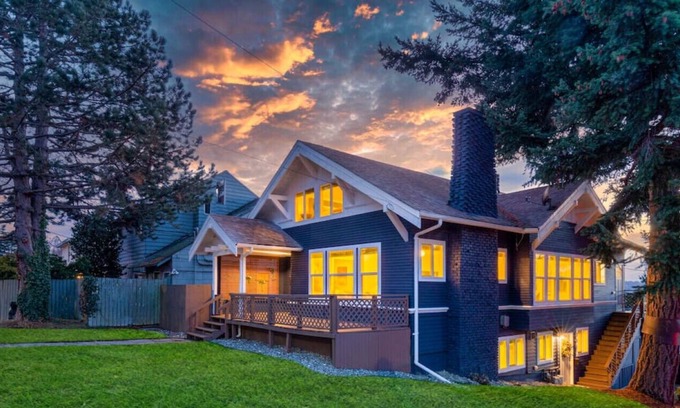 Phinney Ridge House | 6057&301 Entire · 7b3b Huge House @Ballard/Gold Central Location