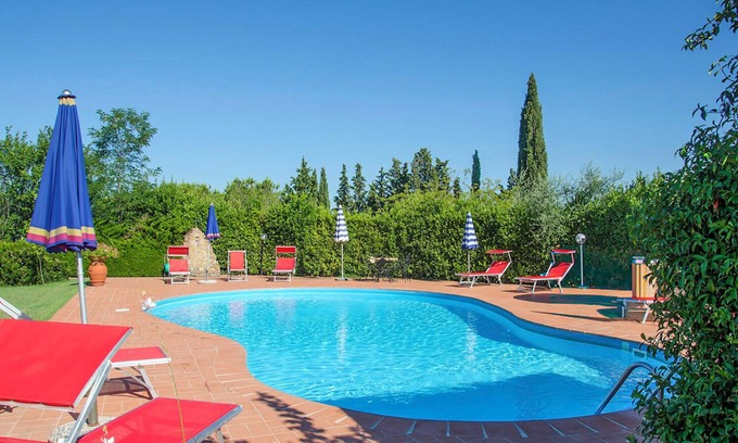 Montaione House | 6½-room semi-detached house in a former Tuscan country house with pool