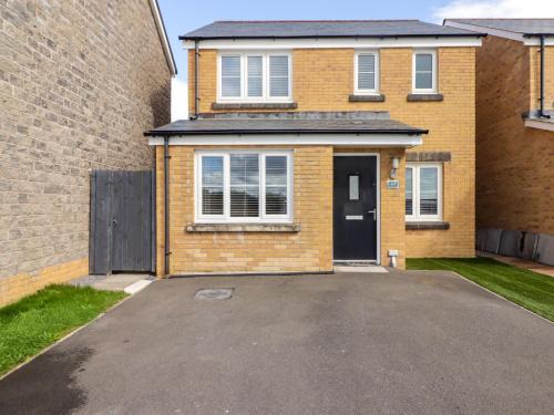 Crynant House | 69 Ffordd Y Meillion