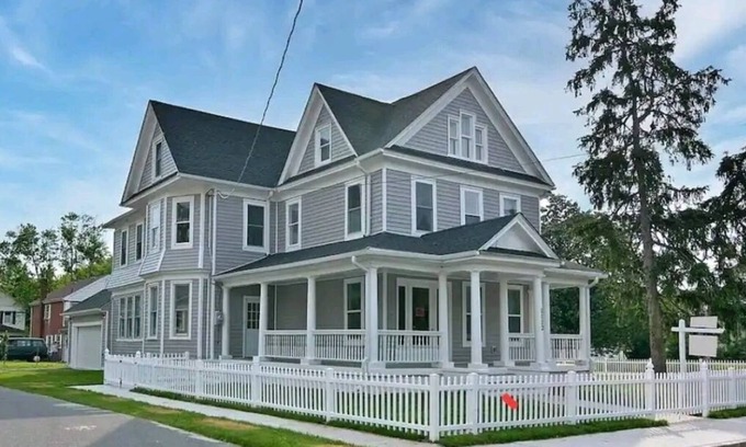 Cambridge House | 6BD 3BA Home walking distance to Downtown