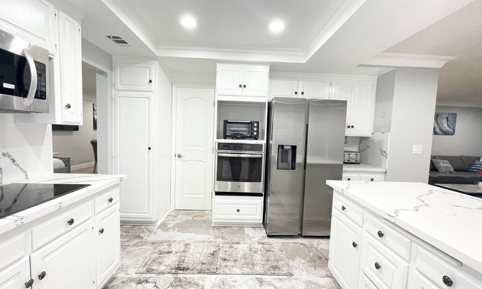Southwest Anaheim House | 6BR Home Near Disney and Convention Center