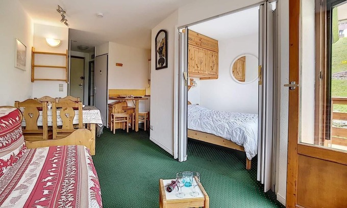 Reberty Apartment | 6th floor, view mountain, balcony, tv, ski locker, 25m², Les Menuires