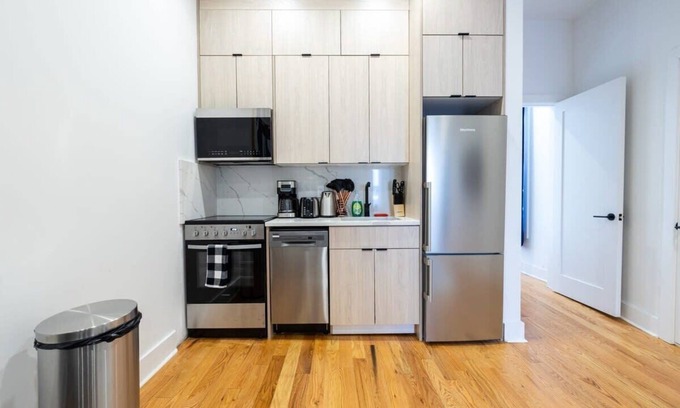 Park Slope Apartment | 7-3 2BR/1Bath in Prime Park Slope
