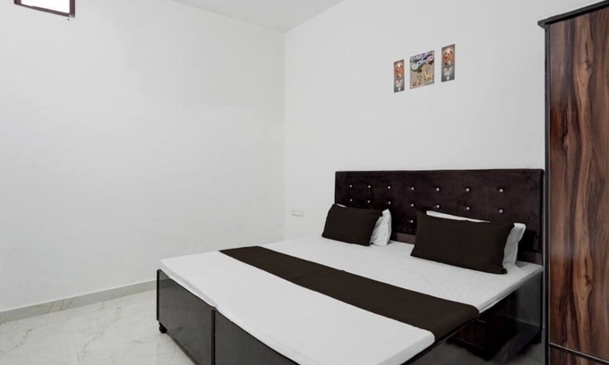Amritsar Bed & Breakfast | 7-bedroom bed & breakfast in welcoming Amritsar with AC