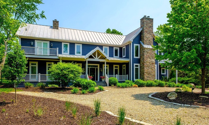 Sawyer House | 7 Bedroom Country Estate with Large Private Pool!