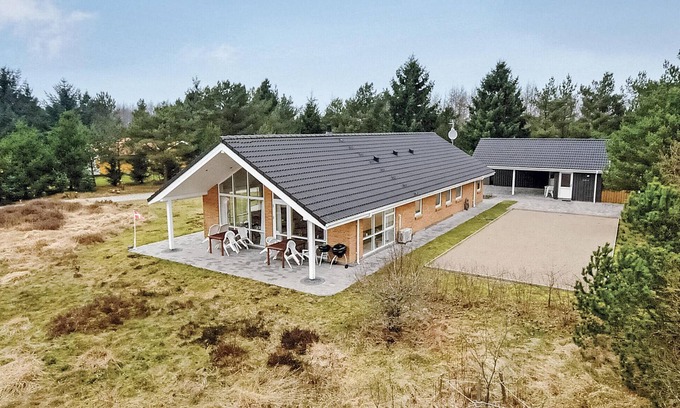 Skovgaarde House | 7 bedroom stunning home in Herning