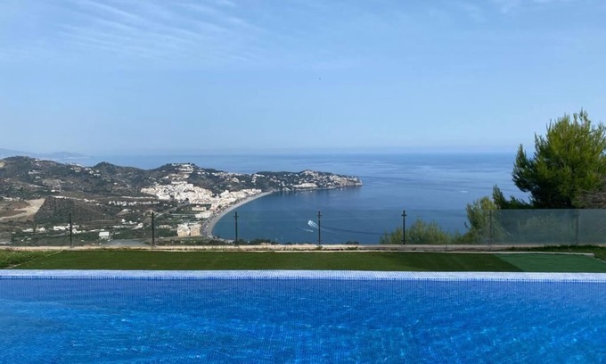 Almunecar Villa | 7 Bedroom Villa in Cerro Gordo