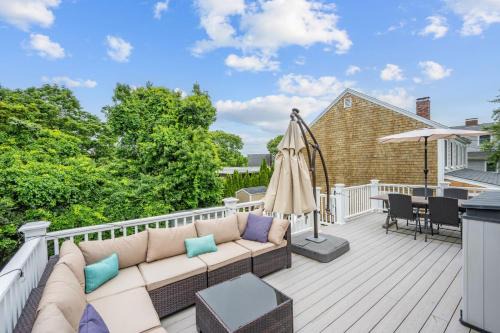Sandwich House | 7 Bodfish Avenue Sandwich - Life's A Beach!