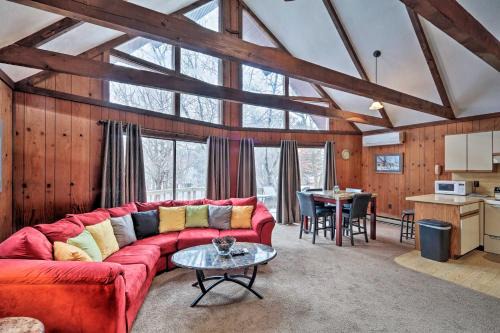 Albrightsville House | 7 miles to State Park Poconos Getaway with Deck!