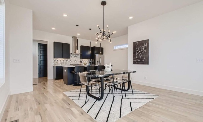 Berry Hill House | 7- Music Hill - The Music City Collection