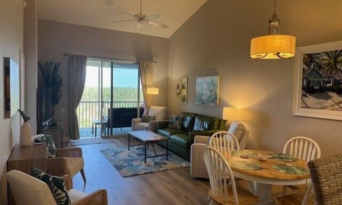 Tropical Cove Condo | 7 Palms at Lexington CC Golf Village