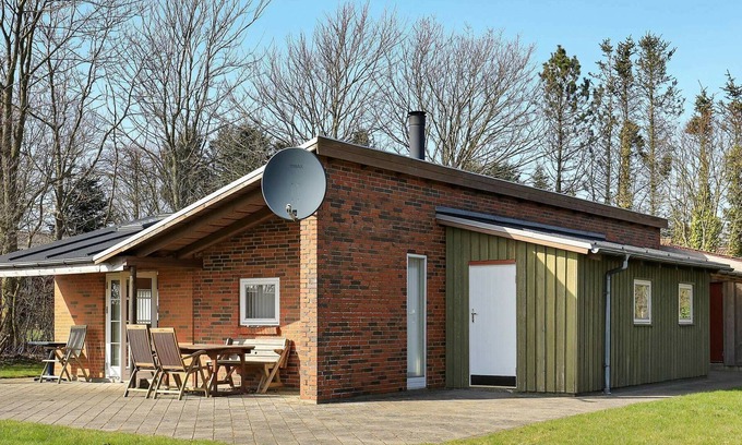 Remmer Strand House | 7 person holiday home in Struer