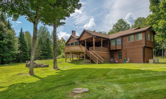 Rangeley House | 7 Valley View Lodge - Private, exquisitely decorated chalet close to downtown Rangeley.