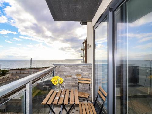 Southbourne Apartment | 7 Warren Edge Close