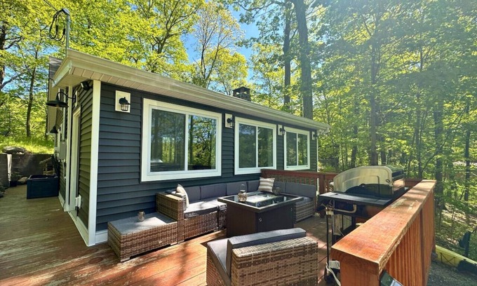 Greenwood Lake House | 7 ZEN Luxury Cabin in the Woods