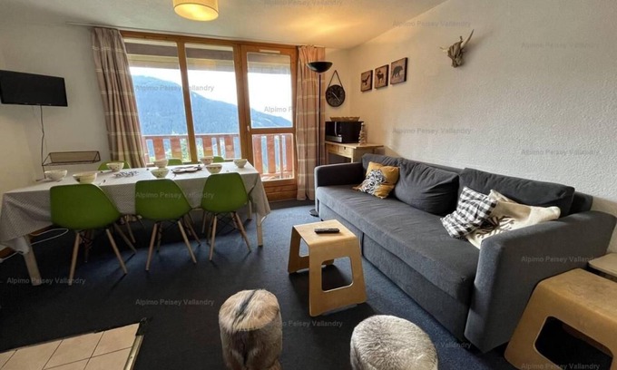 Vallandry Apartment | 70m from ski slopes, 1st floor, balcony, tv, ski locker, 45m², Peisey-Vallandry