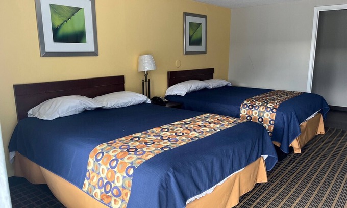 Carolina Forest Hotel | 712 INN