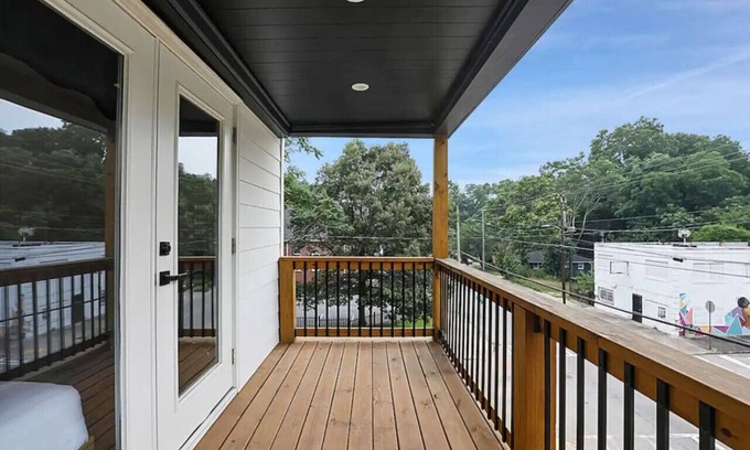 Pittsburgh House | 75) Entire 3 bedroom house with Garage Parking!