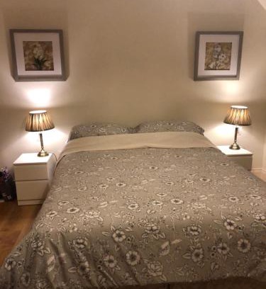 Kenmare House | 7B Riverside Villas
