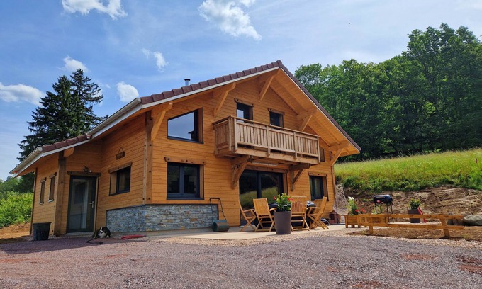 Anould Ski Chalet | 7pers chalet with petanque court, sauna, table soccer